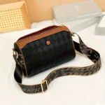Stylish Versatile Large Capacity Crossbody Bag - Image 5